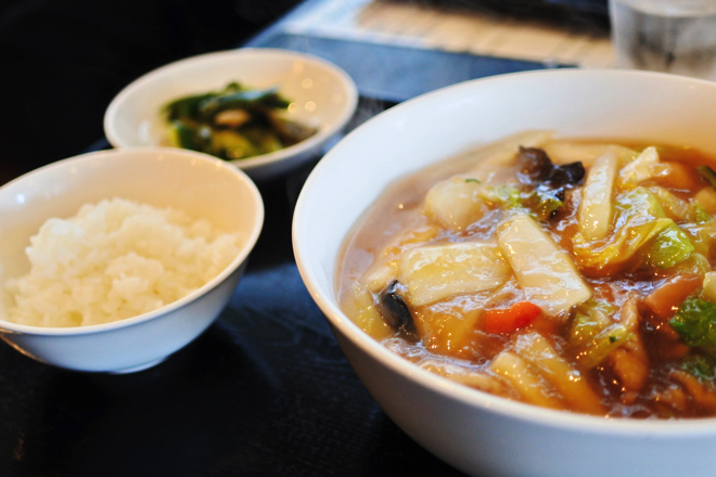 厨華房 曼田林の五目あんかけ湯麺