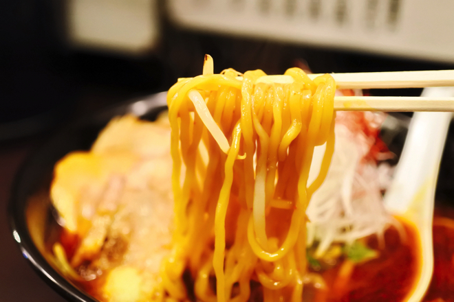 辛いラーメン14最高級たまり醤油の辛醤油ブラック